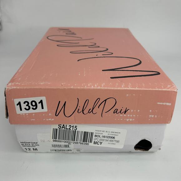 NEW Wild Pair Black Rhinestone Platform Sneakers Size 12 Lace Up Flats NWT - Picture 10 of 10